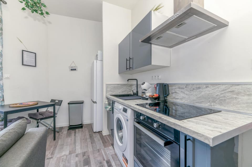 oven, stove, toaster, washing machine