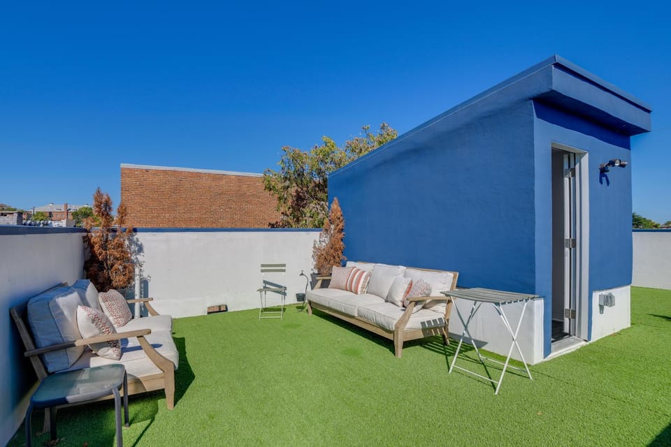 Baltimore Townhome w/ Private Rooftop Patio! House in Baltimore