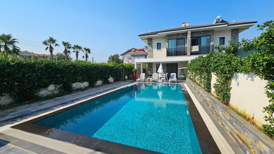 Garden, Swimming pool