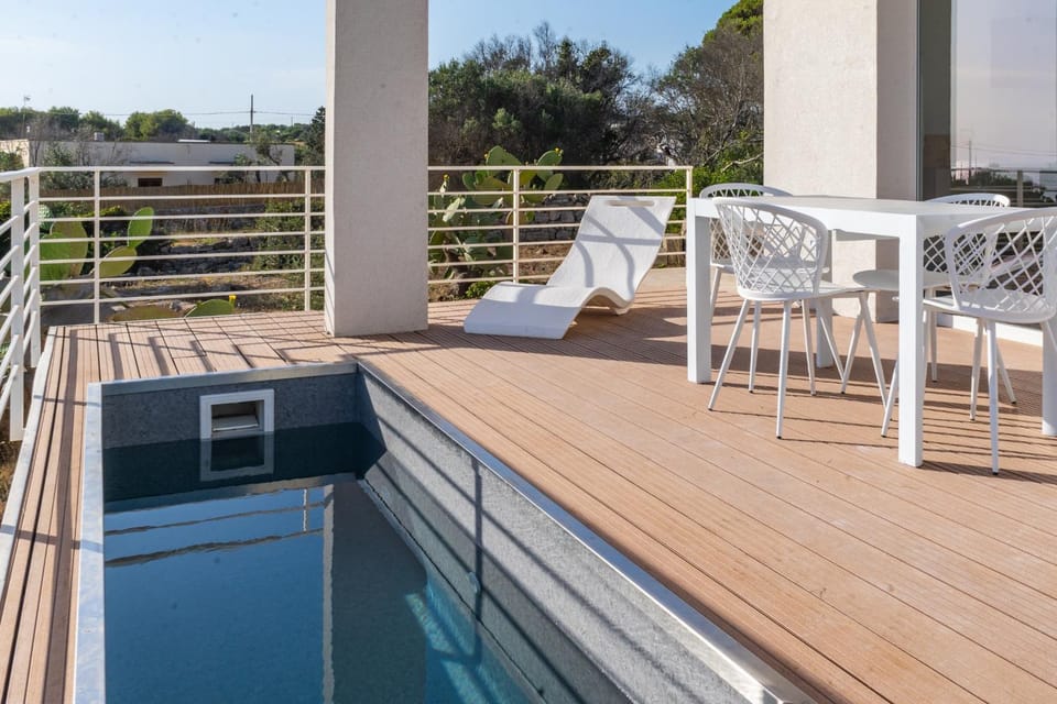 Patio, Natural landscape, Hot Tub, sunbed