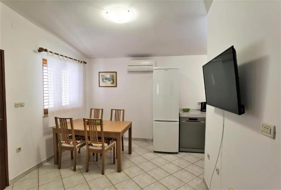 Kiwi 2 Apartment in Premantura