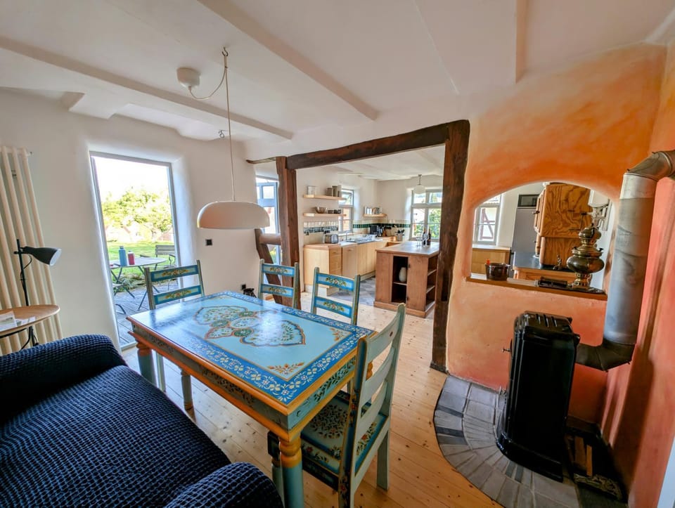 Kitchen or kitchenette, Seating area, Dining area, Garden view, oven