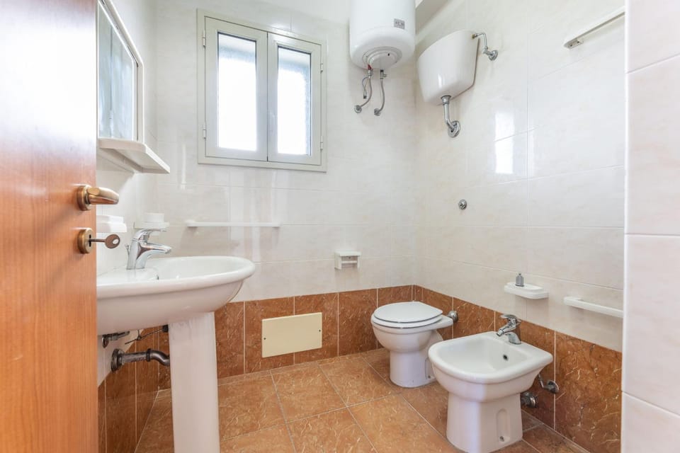 Spring, Summer, Bathroom, Autumn