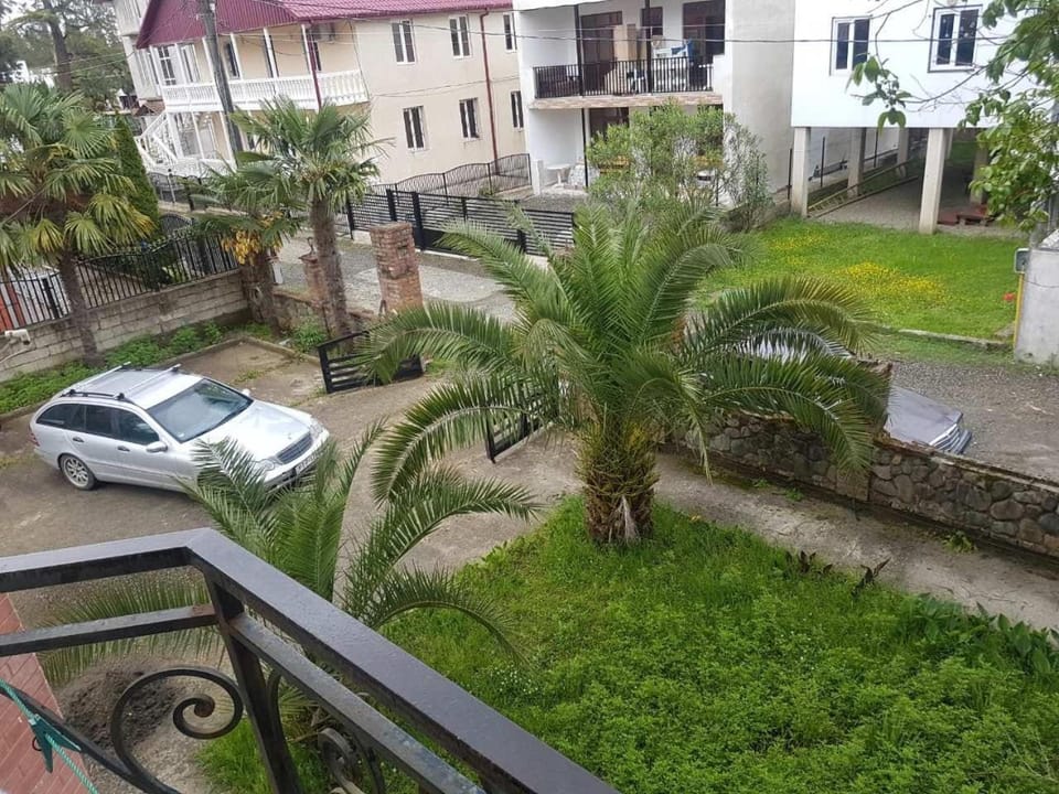 Property building, Garden, Garden view, Parking