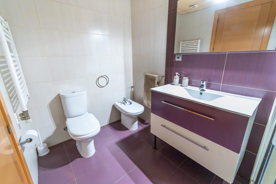 Shower, Bathroom, bidet, towels