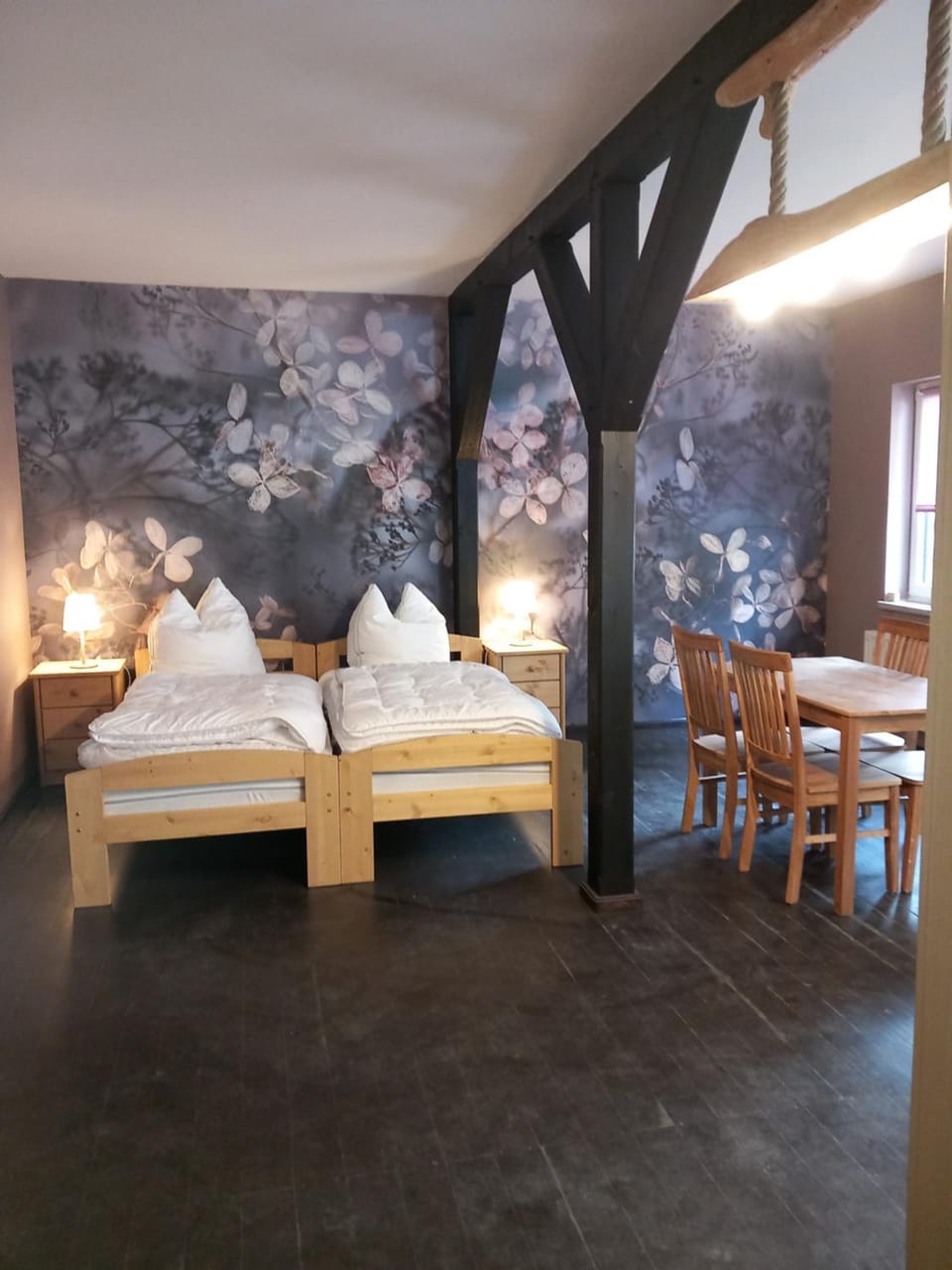 Bed, Living room, Photo of the whole room, Seating area