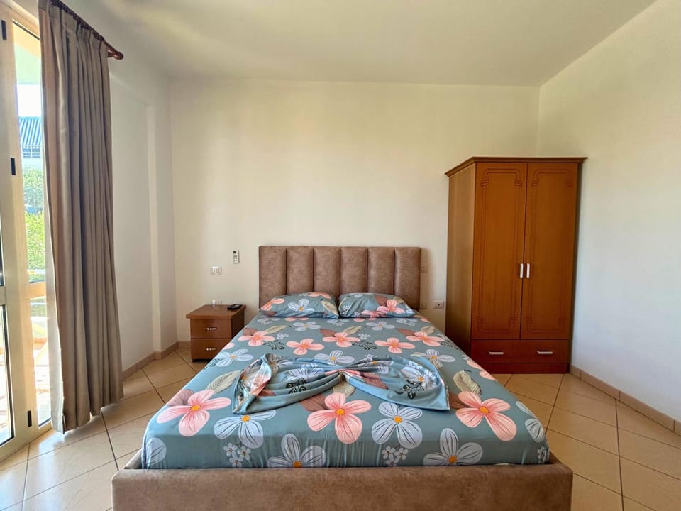 Bed, Photo of the whole room, Bedroom, wardrobe