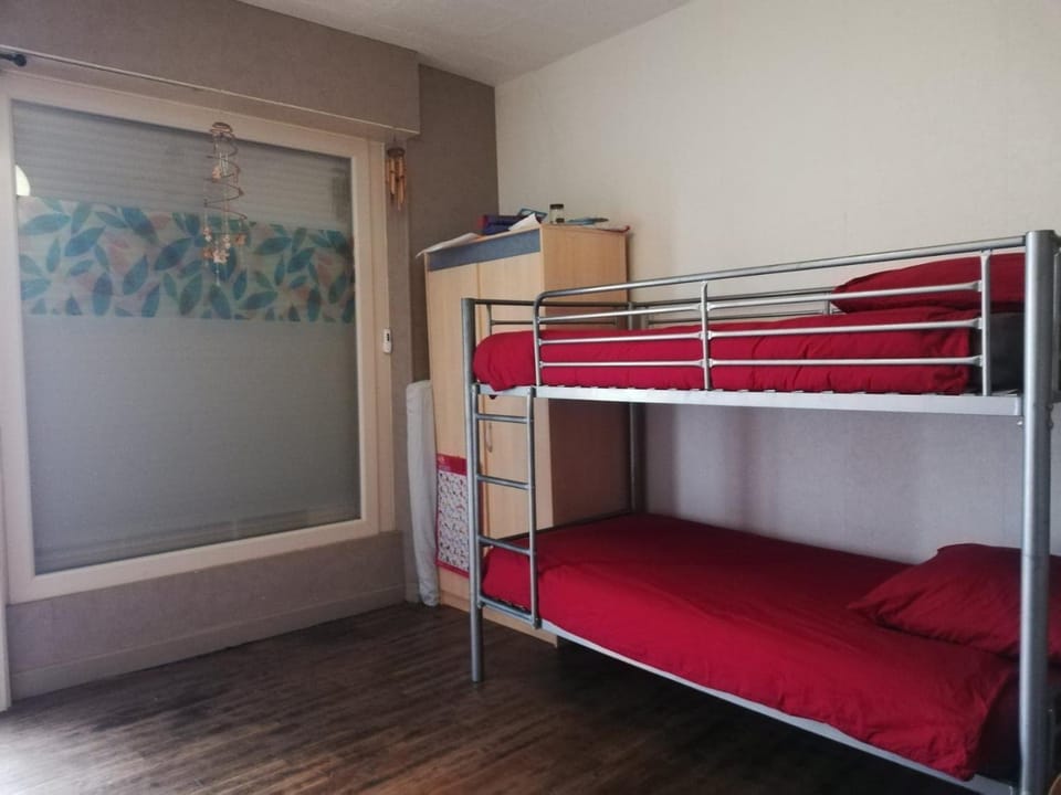 bunk bed