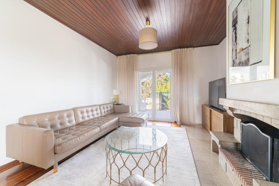 Communal lounge/ TV room, TV and multimedia, Living room, fireplace
