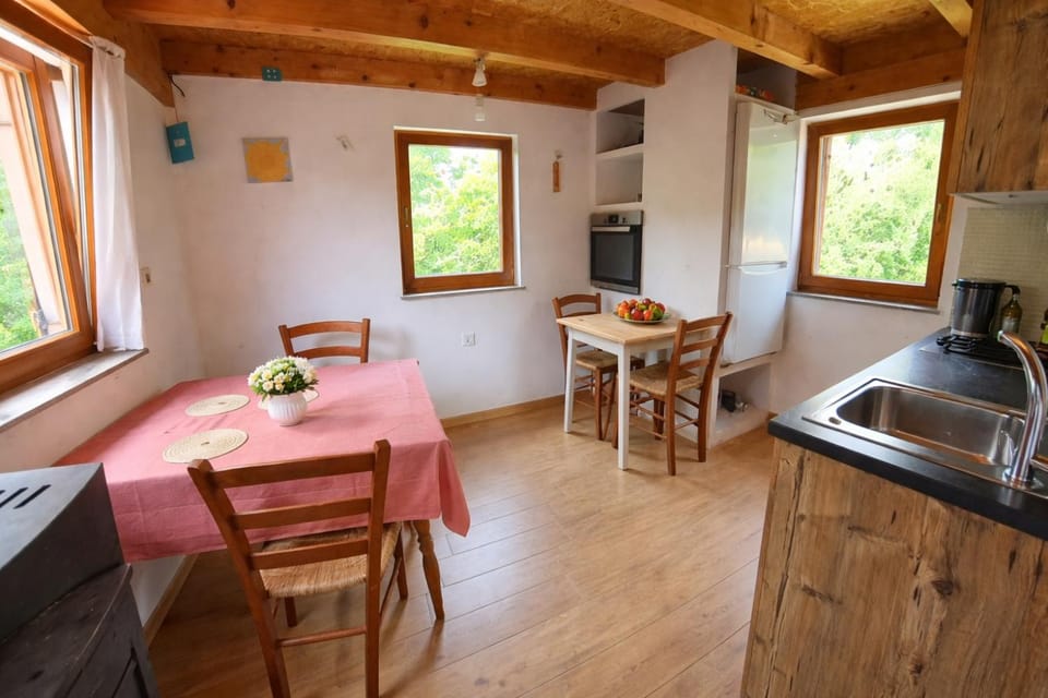 Kitchen or kitchenette, Dining area, stove