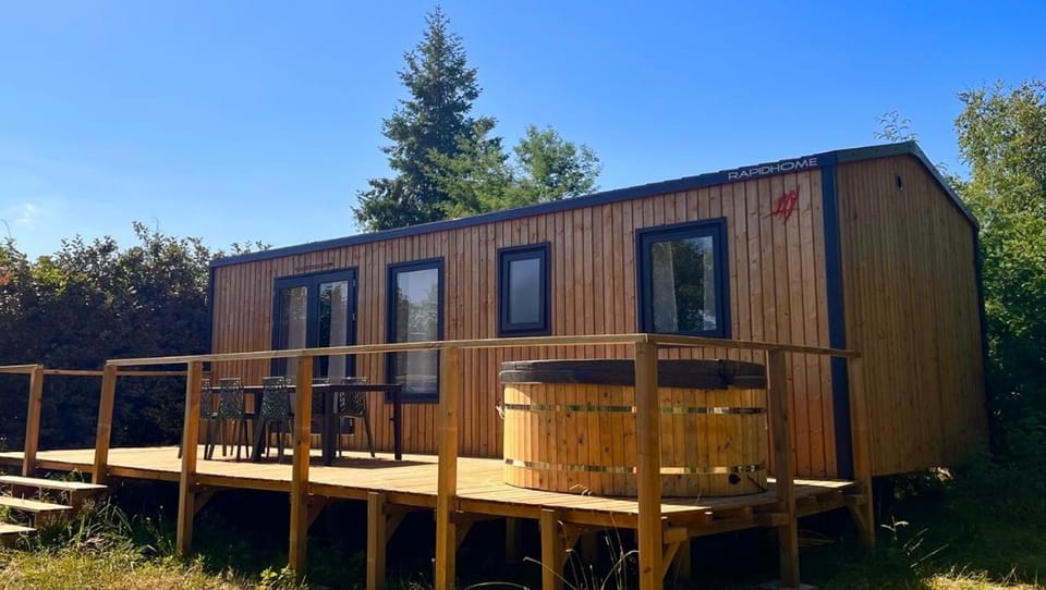 Patio, Spa and wellness centre/facilities, air conditioner