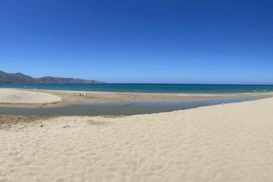 Nearby landmark, Natural landscape, Beach