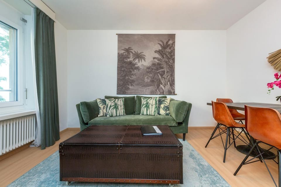 Living room, Decorative detail, Seating area