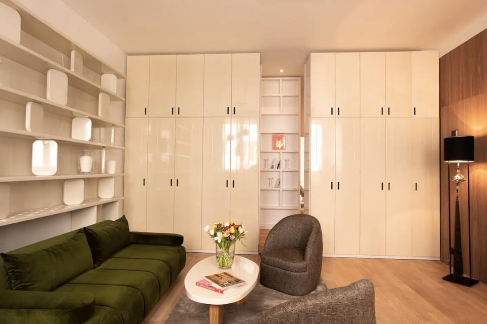Living room, Seating area
