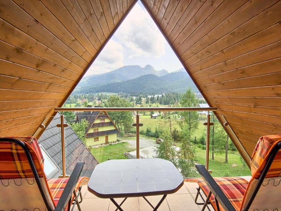 Balcony/Terrace, Mountain view