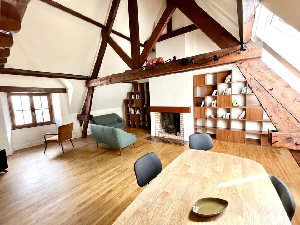 Living room, Seating area, Dining area