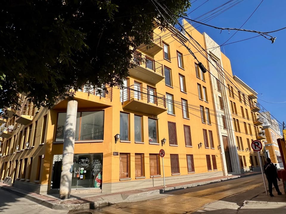 Property building, Facade/entrance, Off site, Day, Neighbourhood, Street view