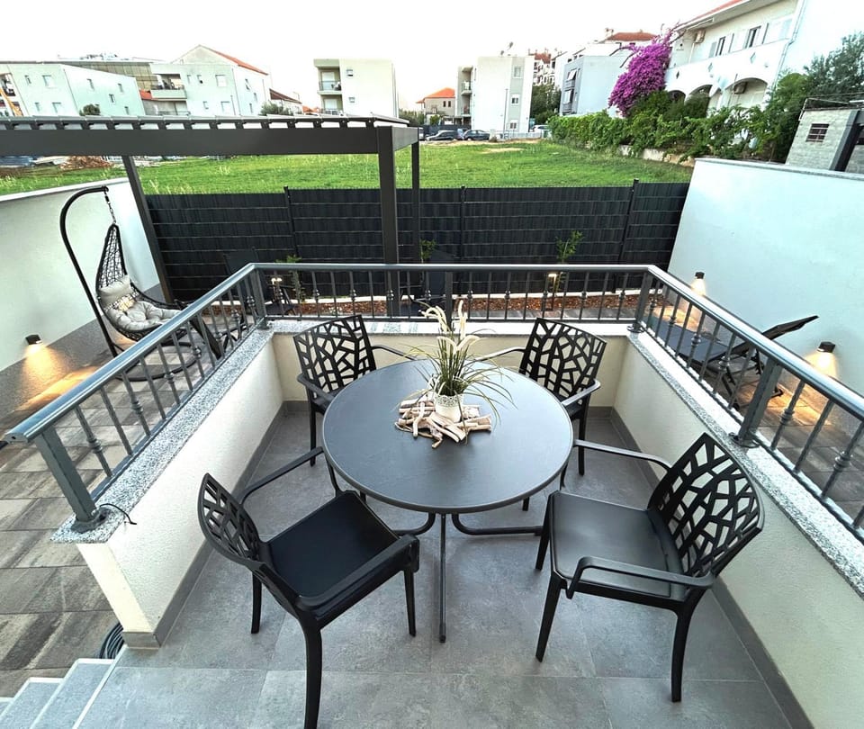 Patio, Day, View (from property/room), Balcony/Terrace, Seating area