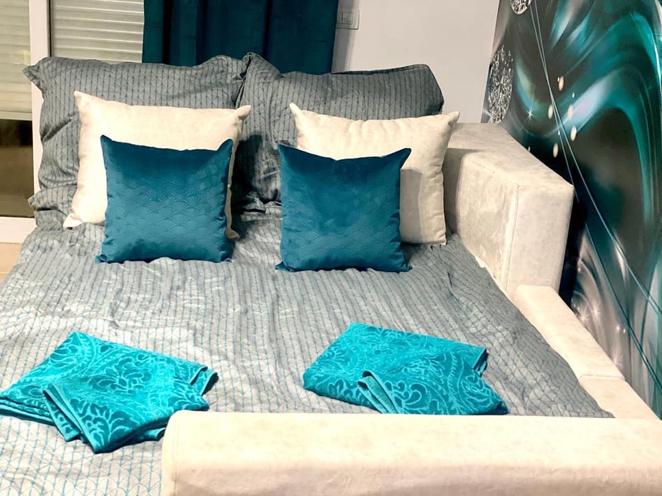 Bed, Living room, Seating area