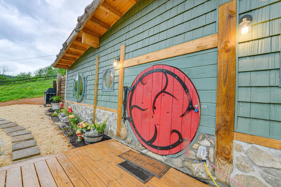 Magical 2BR Hobbit Themed House near Gatlinburg House in Cosby
