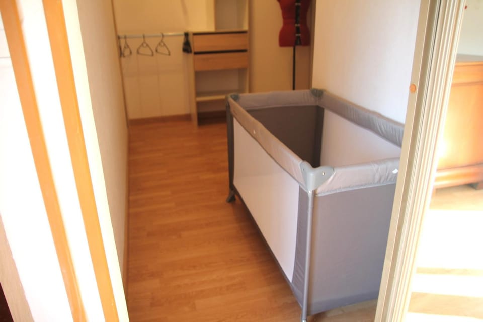 cot
