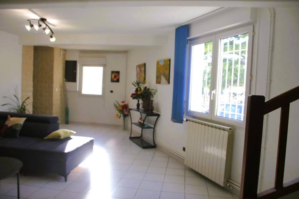 TV and multimedia, Seating area, internet