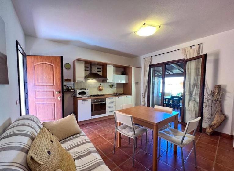Kitchen or kitchenette, Seating area