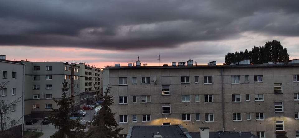 Communal lounge/ TV room, Day, Neighbourhood, City view, Street view, Sunset