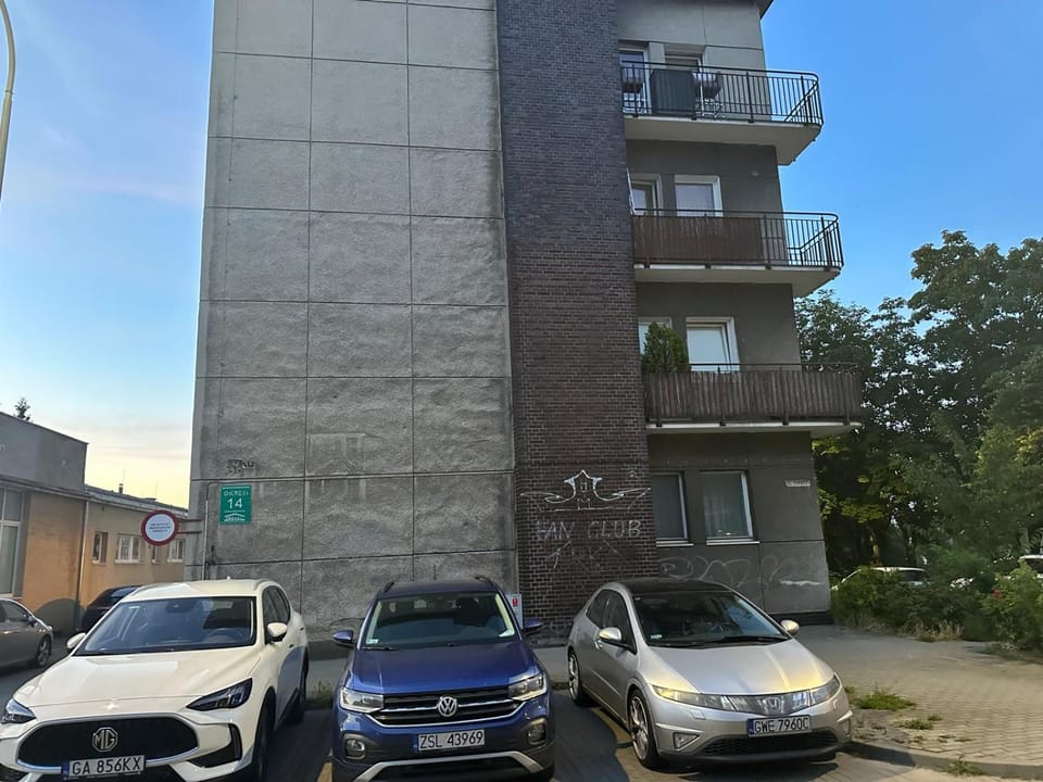 Property building, Day, Parking