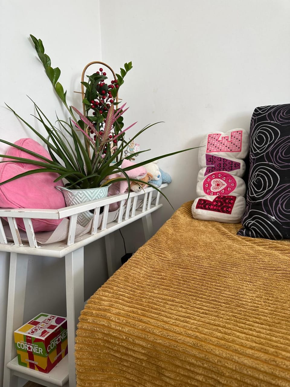 Communal lounge/ TV room, Living room, Seating area