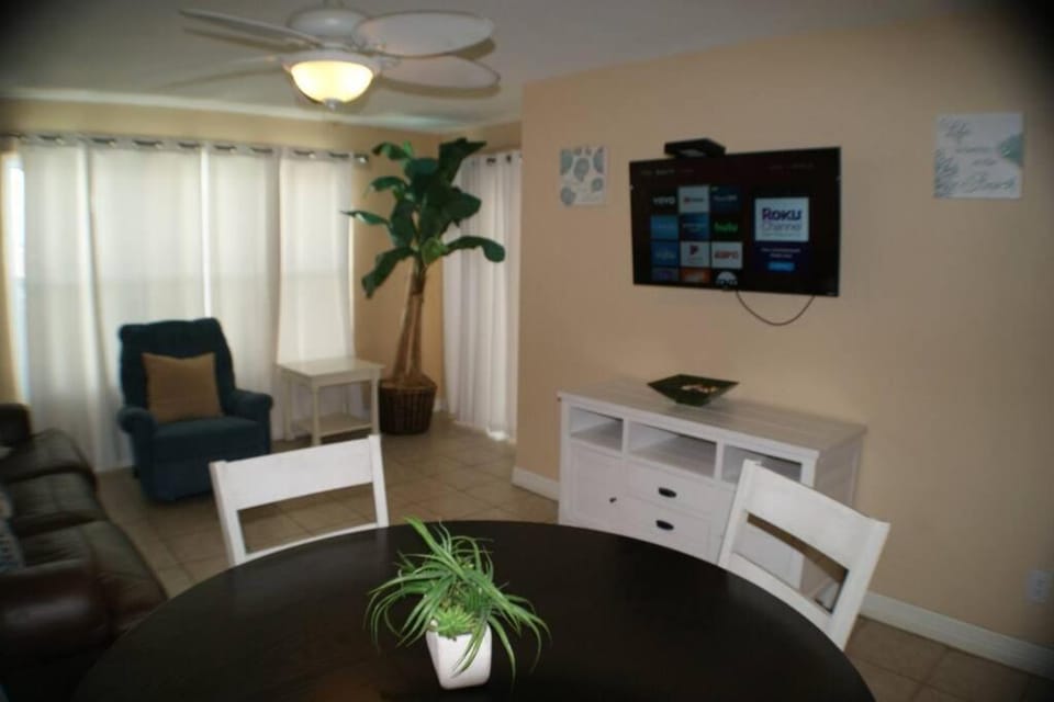 GULFVIEW 512 LUXURIOUS CONDO 3 min walk to beach, next Beach Park Isla Blanca Apartment in South Padre Island