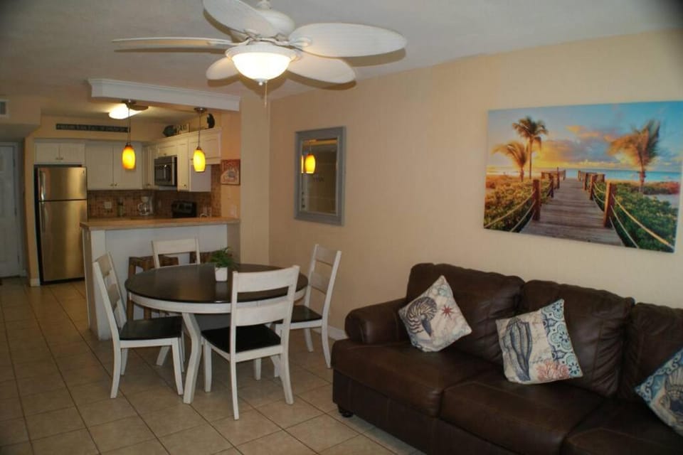 GULFVIEW 512 LUXURIOUS CONDO 3 min walk to beach, next Beach Park Isla Blanca Apartment in South Padre Island