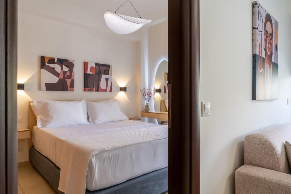 Bed, Photo of the whole room, Decorative detail, Bedroom