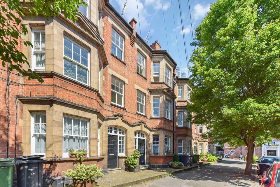 Spacious 3 bed South Bank Apartment Apartment in London Borough of Southwark