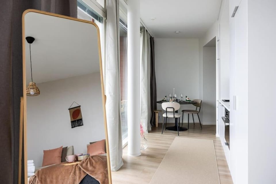 Photo of the whole room, kitchen