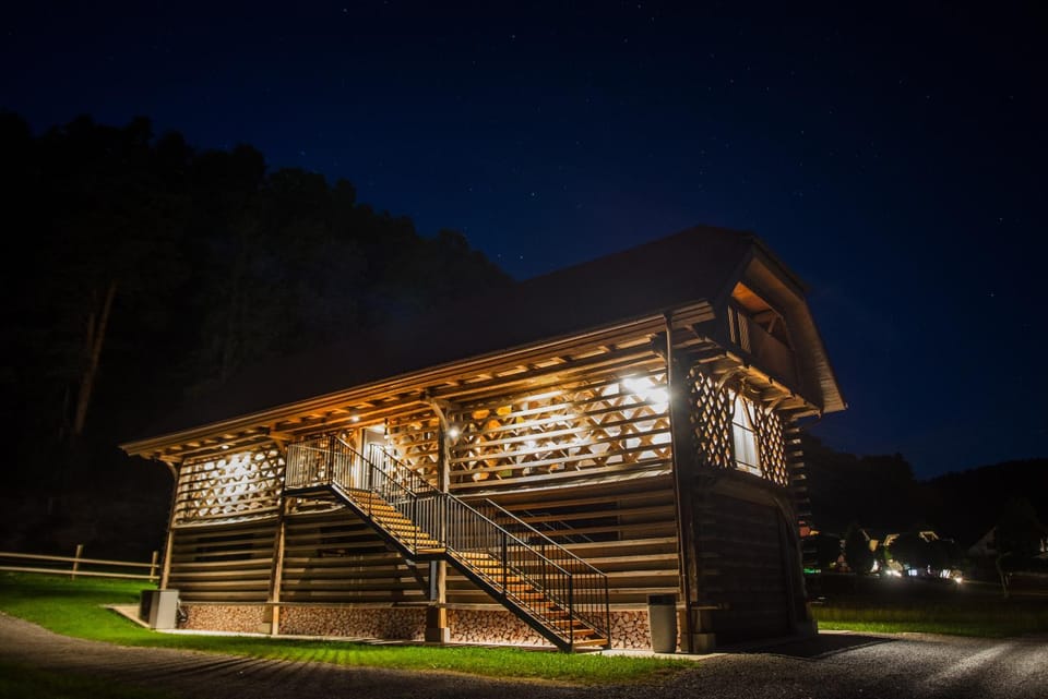 Property building, Night, Time of day