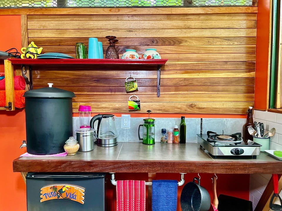 Coffee/tea facilities, Kitchen or kitchenette