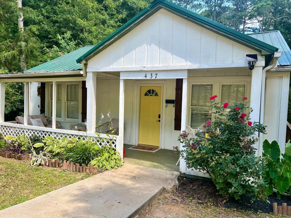 Quaint City Cottage Bremen, Ga House in Georgia