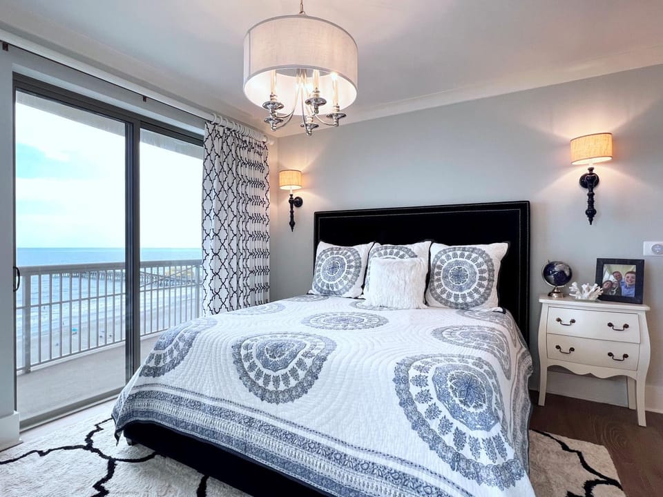 Stunning 4 Bed Family Condo on the Beach-8500MB House in South Carolina