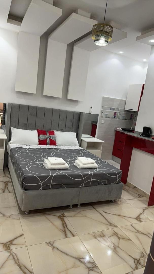 Bed, Kitchen or kitchenette, Dining area, Bedroom