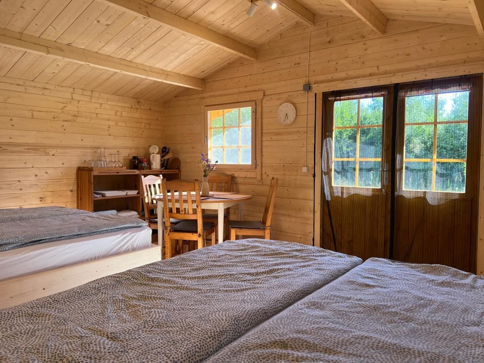 Bed, Dining area, Bedroom