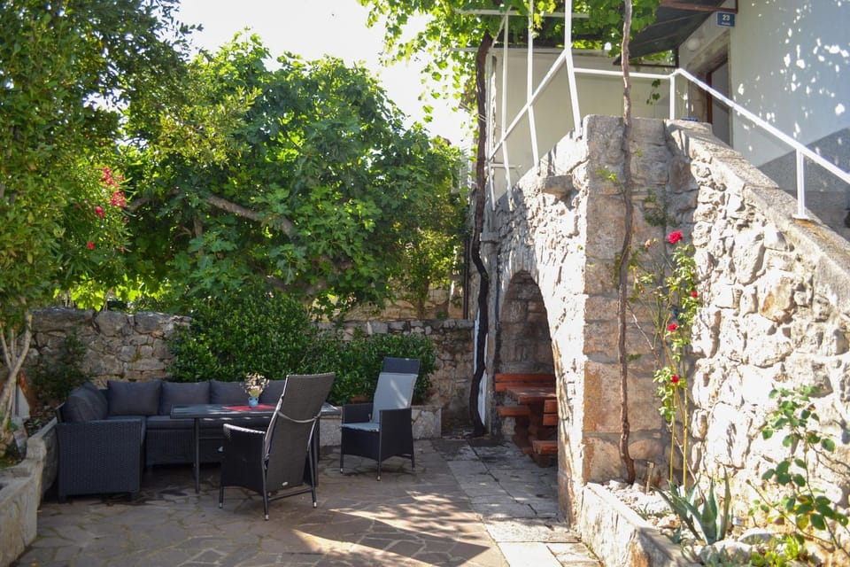 Patio, Garden view