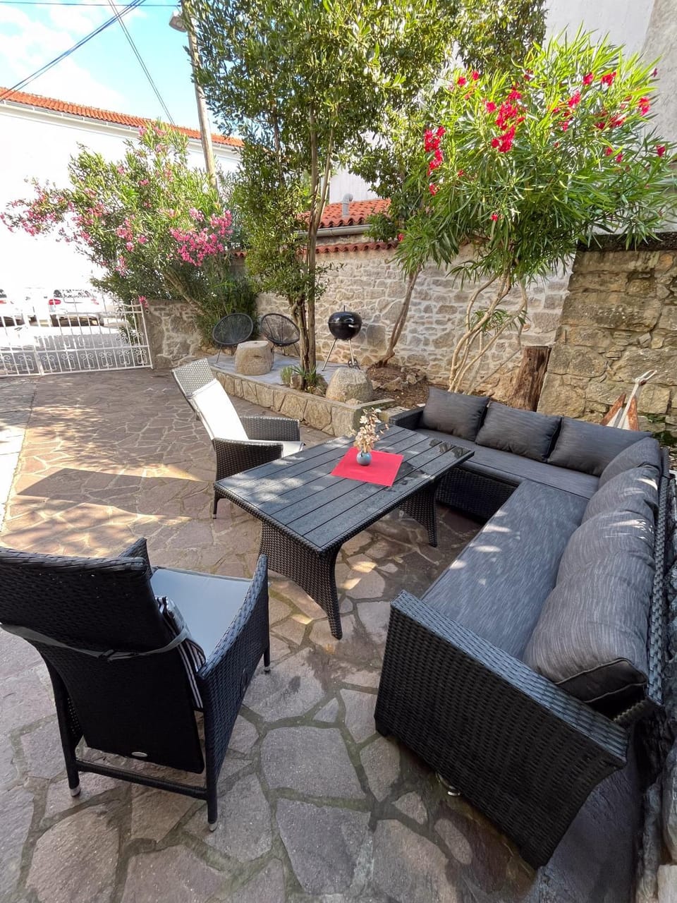 Patio, View (from property/room), Seating area, Garden view