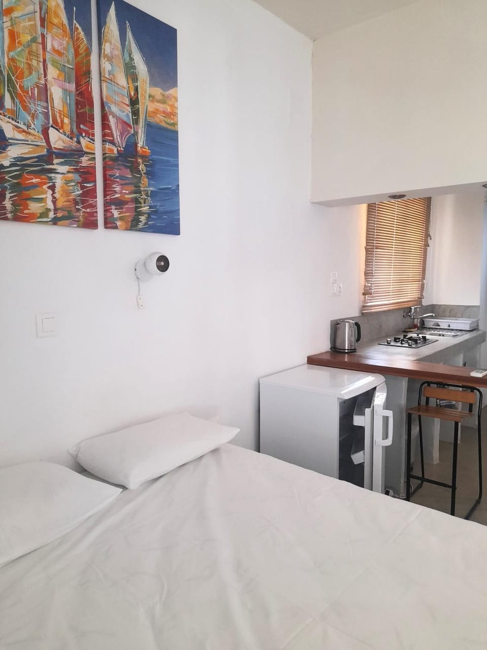A Lodge Apartment in Decentralized Administration of the Aegean