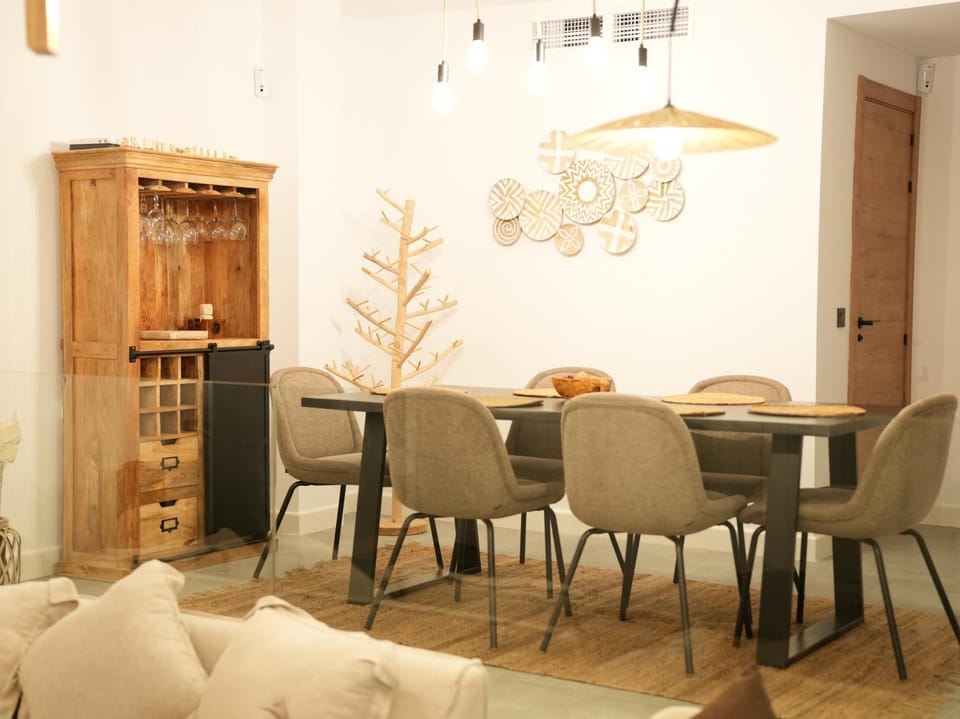 Living room, Dining area