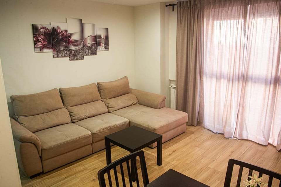 Centro Histórico Parking con NRU y licencia turística VT-13960 Apartment in Alcala de Henares