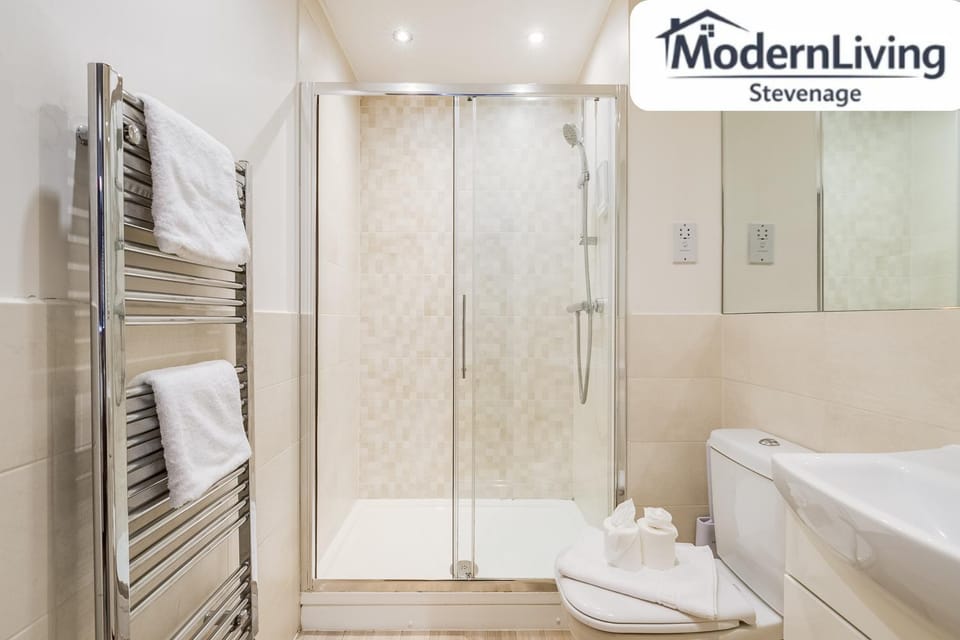 ModernLiving Stevenage 2 Bedroom Apartment Town Centre Sleeps 8 Apartment in Stevenage