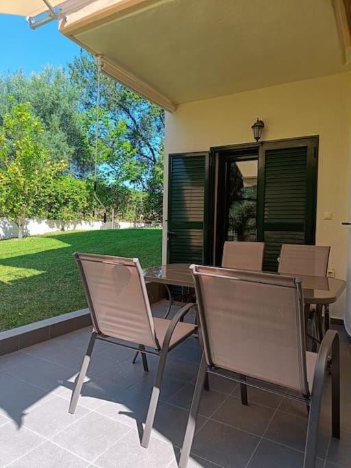 Patio, Garden, View (from property/room), Balcony/Terrace, Seating area, Dining area, Garden view
