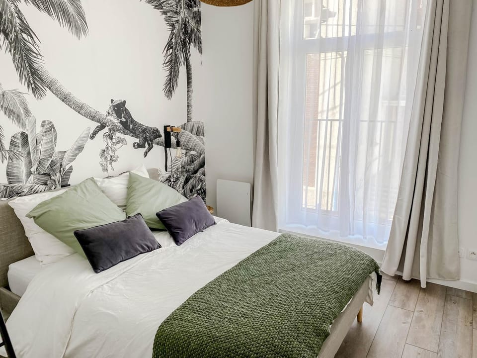 Bed, Bedroom