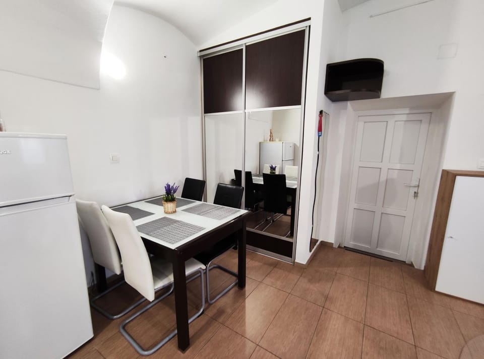Studio Apartment Sisters 3-4 Apartment in Ljubljana